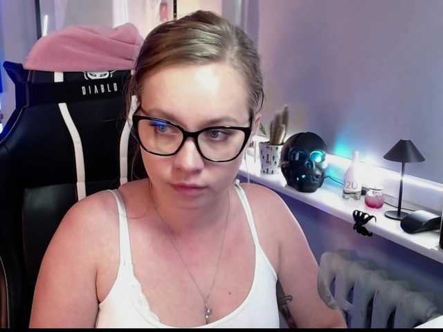 hollyBB live cam on BongaCams