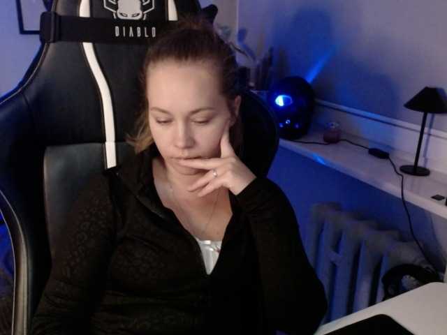 hollyBB live webcam show