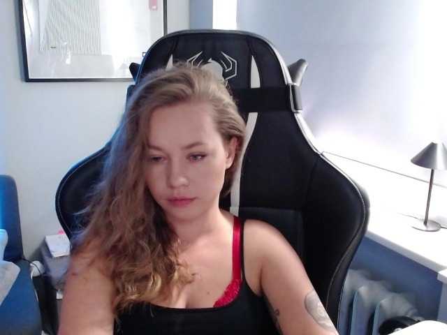 hollyBB live cam on BongaCams