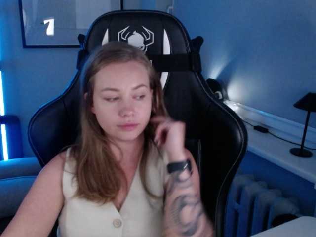 hollyBB live cam on BongaCams