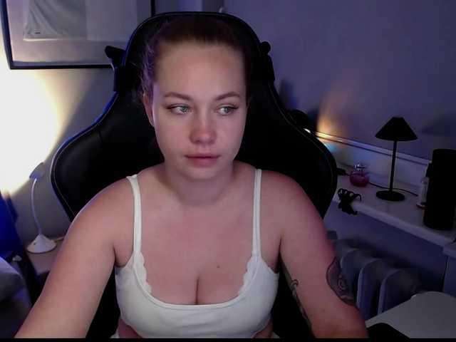 hollyBB live cam on BongaCams