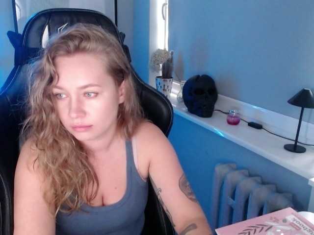 hollyBB live cam on BongaCams