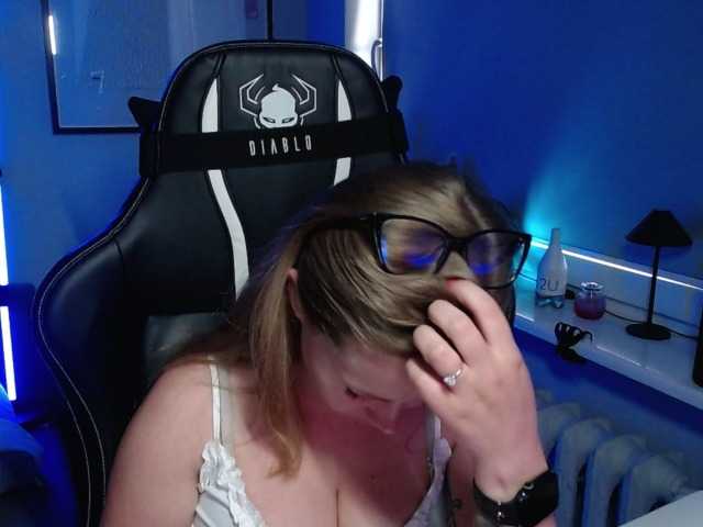hollyBB live cam on BongaCams