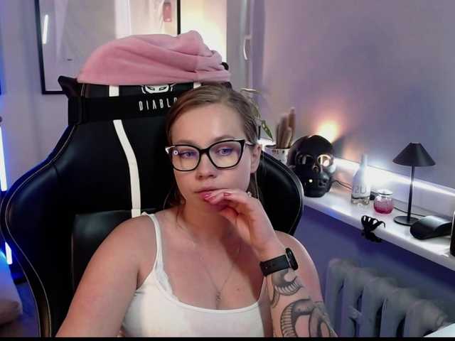 hollyBB live cam on BongaCams