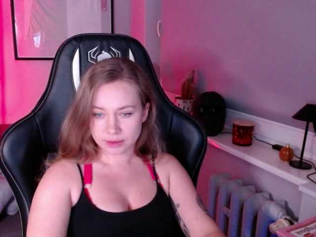 hollyBB live cam on BongaCams
