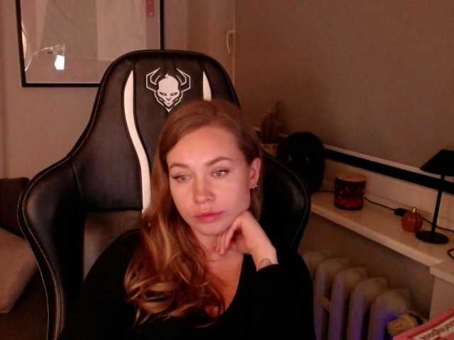 hollyBB, en vivo ahora en BongaCams