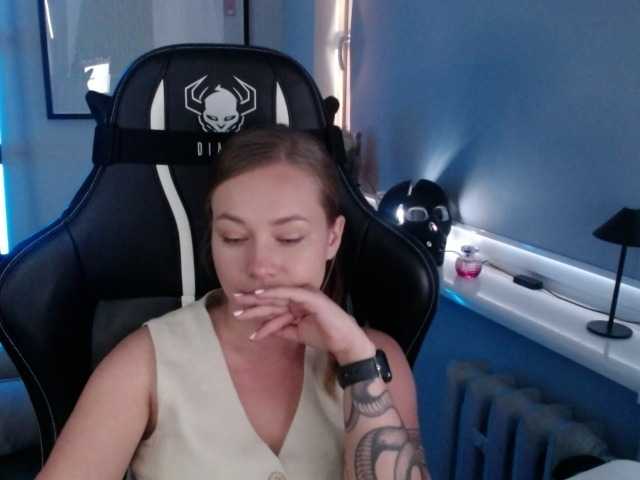 hollyBB live cam on BongaCams