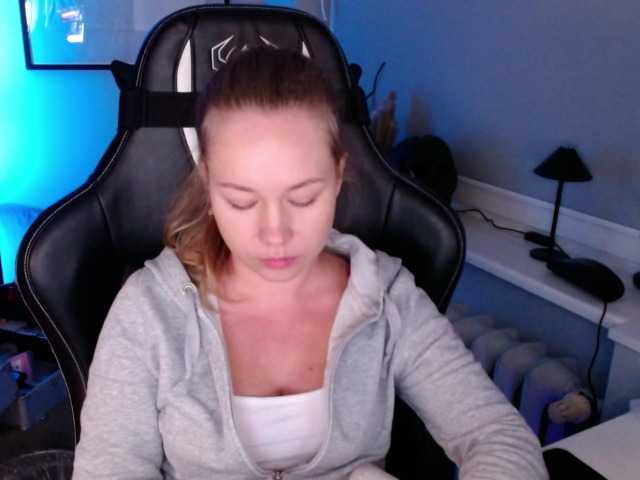 hollyBB live cam on BongaCams
