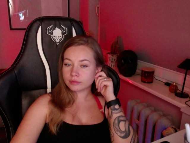 hollyBB live cam on BongaCams