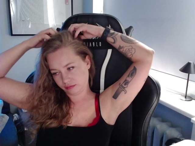 hollyBB live cam on BongaCams