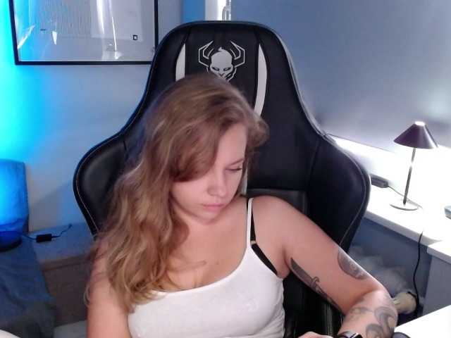 hollyBB live cam on BongaCams