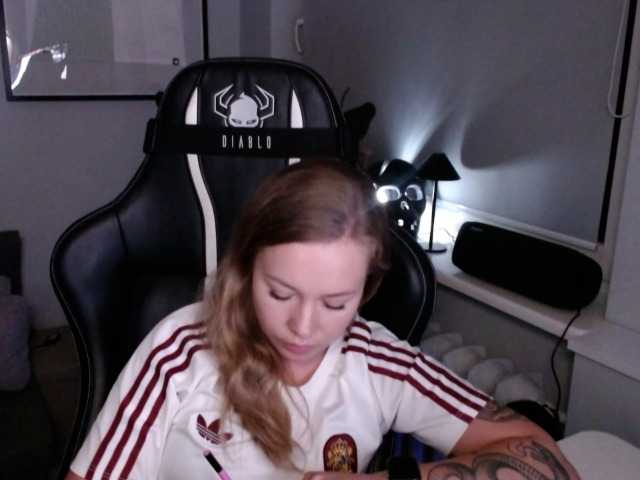 hollyBB live cam on BongaCams