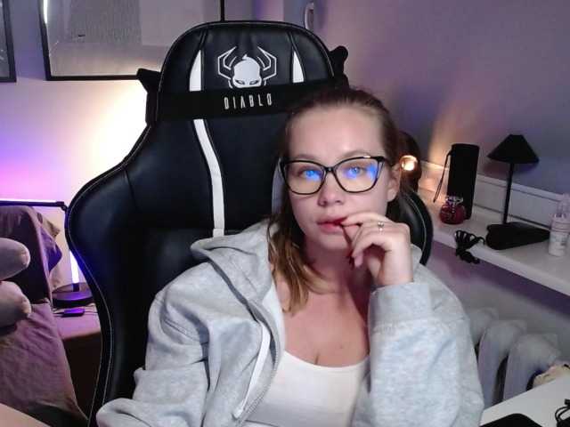 hollyBB webcam