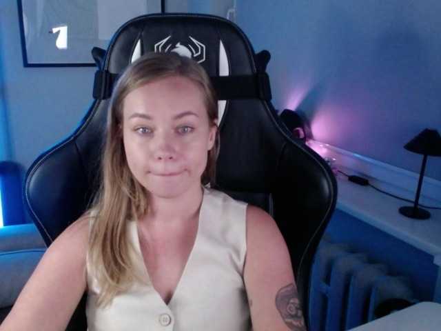 hollyBB live cam on BongaCams