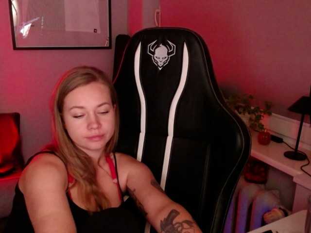 hollyBB live cam on BongaCams