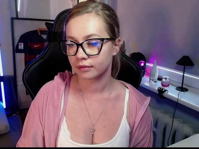 hollyBB live cam on BongaCams
