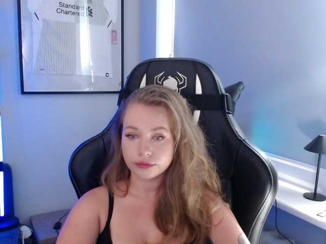 hollyBB live webcam show
