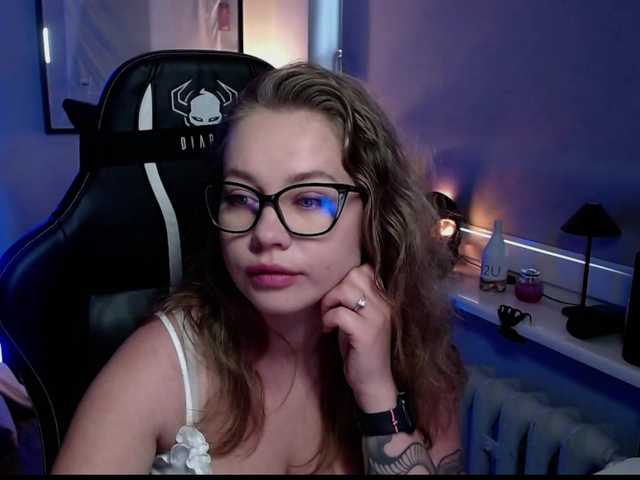 hollyBB live cam on BongaCams