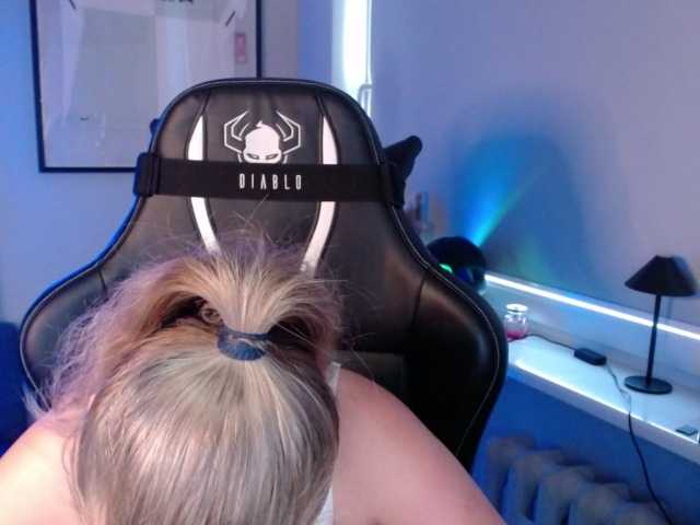 hollyBB live webcam show