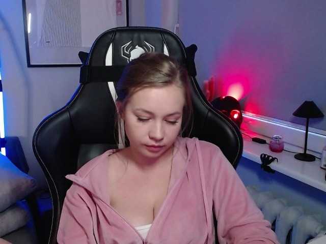 hollyBB live cam on BongaCams