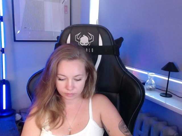 hollyBB live cam on BongaCams