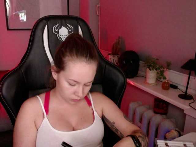hollyBB live cam preview