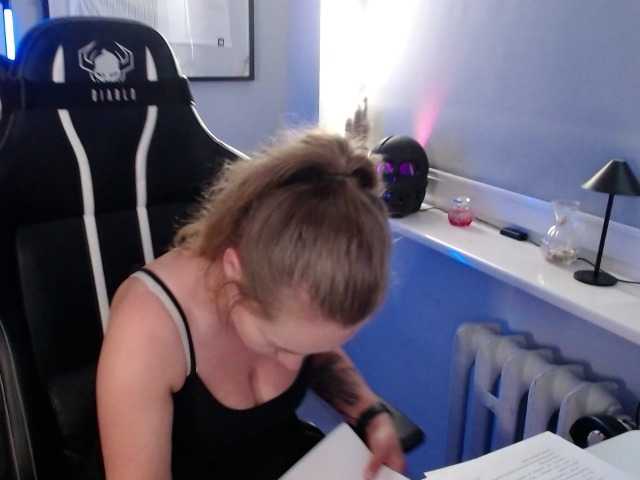 hollyBB live cam on BongaCams