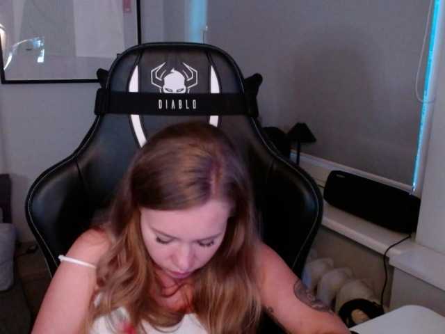 hollyBB live cam on BongaCams