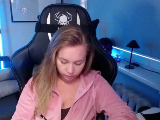 hollyBB live cam on BongaCams
