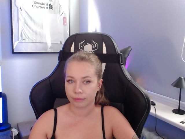 hollyBB live webcam show