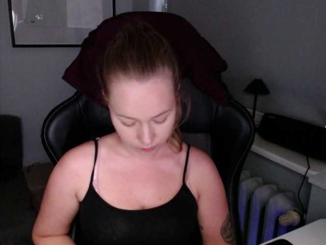 hollyBB live cam on BongaCams