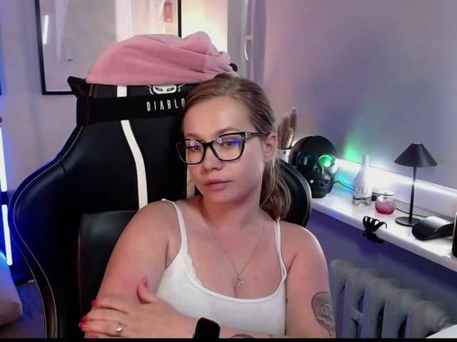 hollyBB live cam on BongaCams