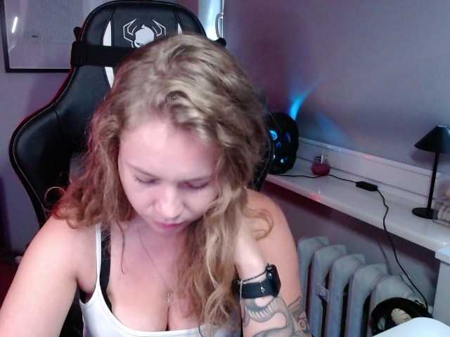 hollyBB live cam on BongaCams