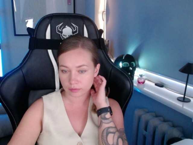 hollyBB live cam on BongaCams