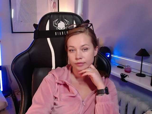 hollyBB webcam