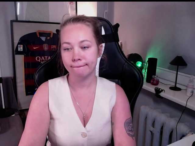 hollyBB live cam on BongaCams
