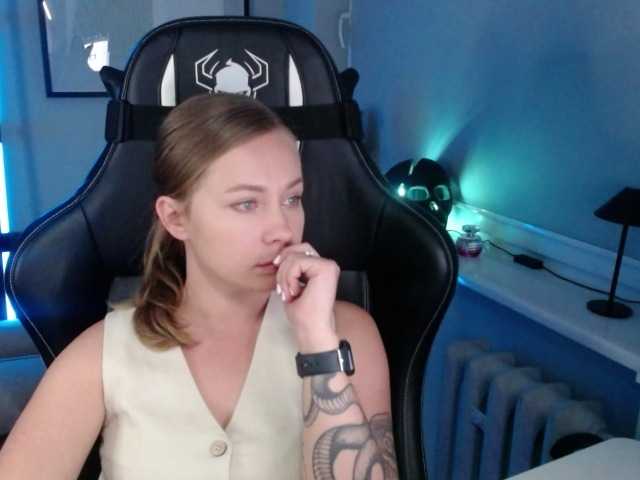 hollyBB live cam on BongaCams