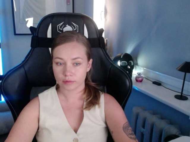 hollyBB live cam on BongaCams