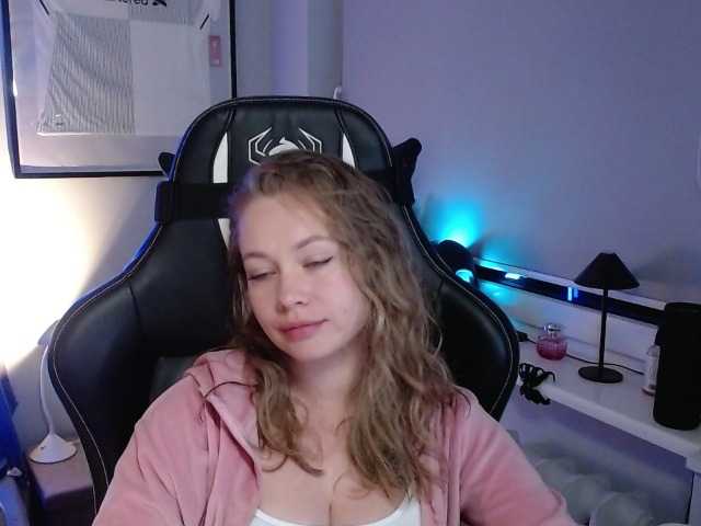 hollyBB live cam on BongaCams