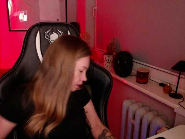 hollyBB live cam