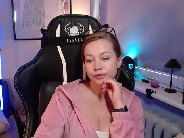 hollyBB live cam on BongaCams