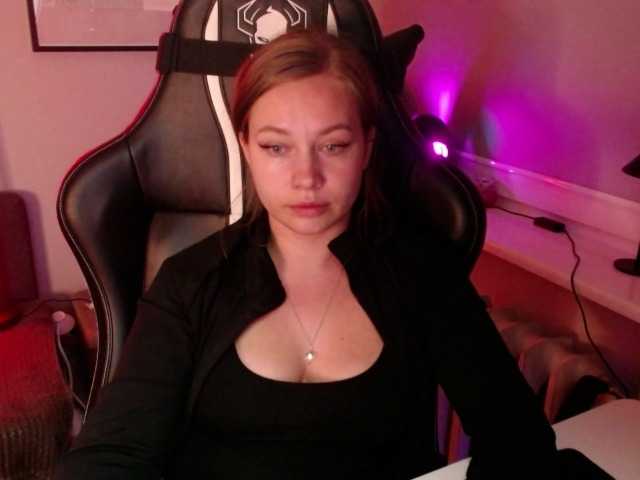 hollyBB live cam on BongaCams