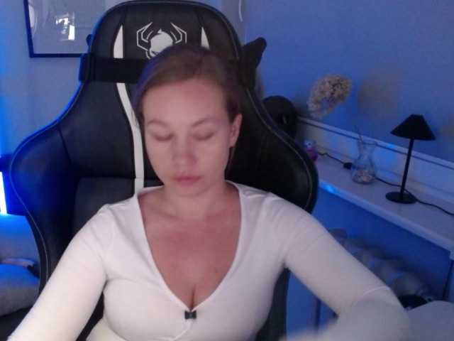 hollyBB live cam on BongaCams