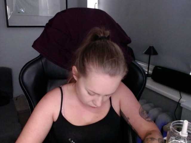 hollyBB live cam on BongaCams
