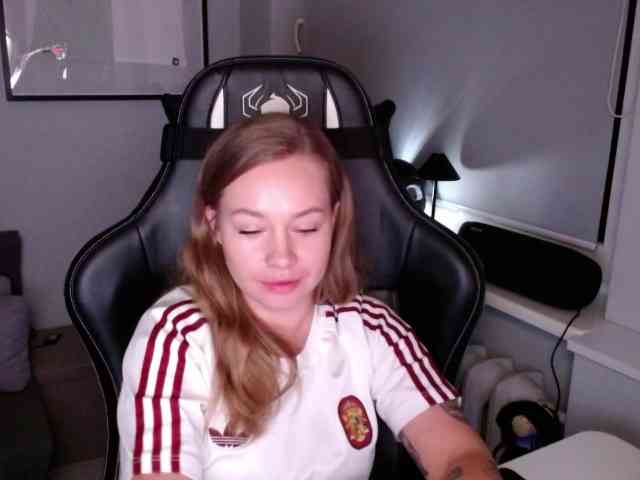 hollyBB webcam