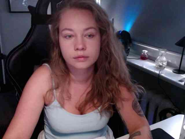 hollyBB webcam