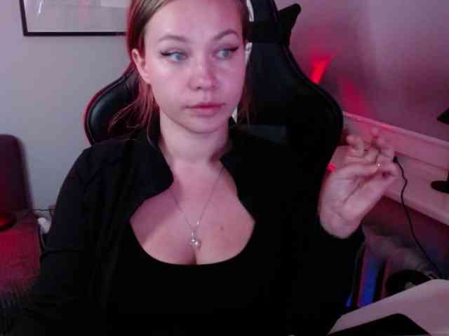 hollyBB webcam