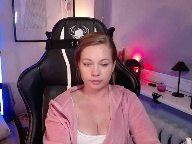 hollyBB webcam