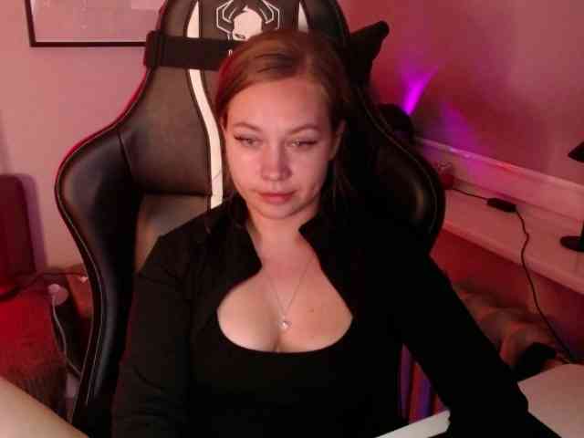hollyBB webcam
