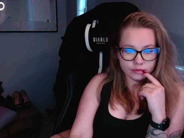 hollyBB webcam